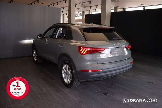 AUDI-Q3-2022