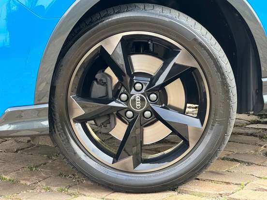 AUDI-Q3-2022