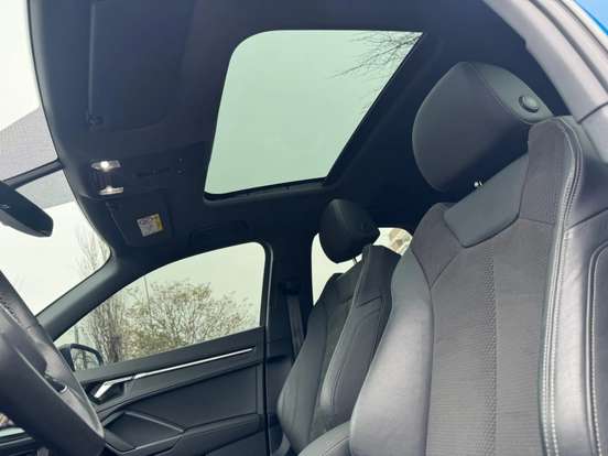 AUDI-Q3-2022