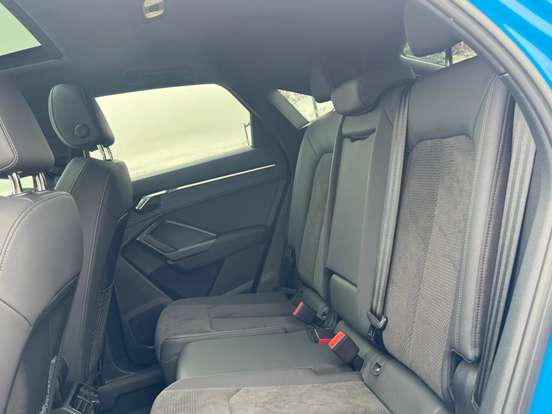 AUDI-Q3-2022