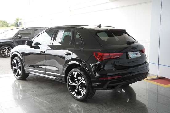 AUDI-Q3-2024