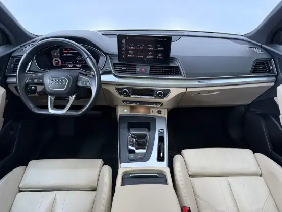 AUDI-Q5-2021
