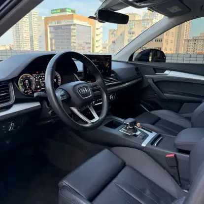 AUDI-Q5-2023