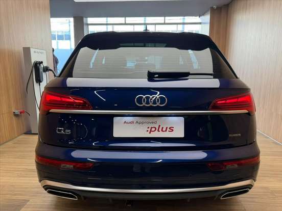 AUDI-Q5-2022