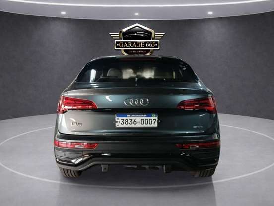 AUDI-Q5-2021
