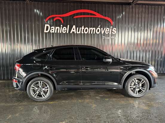 AUDI-Q5-2023