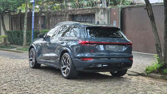 AUDI-Q6 E-TRON-2024