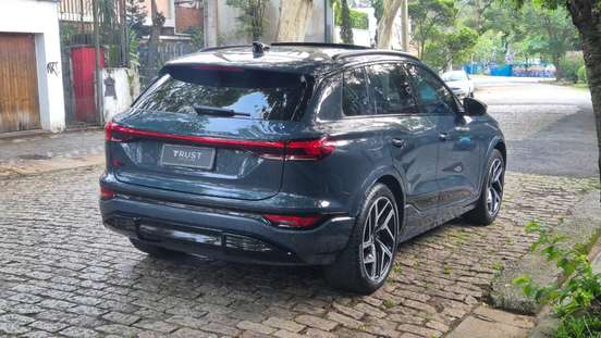 AUDI-Q6 E-TRON-2024