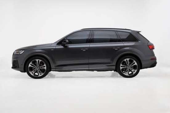 AUDI-Q7-2022