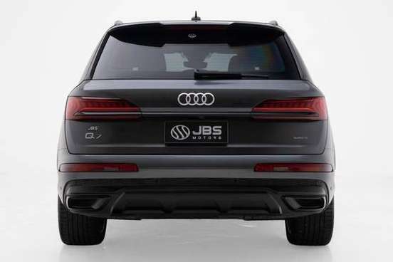AUDI-Q7-2022