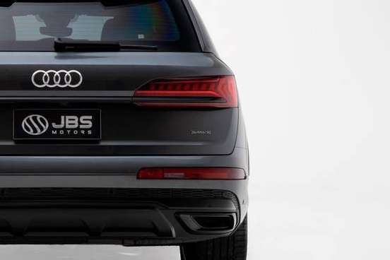 AUDI-Q7-2022
