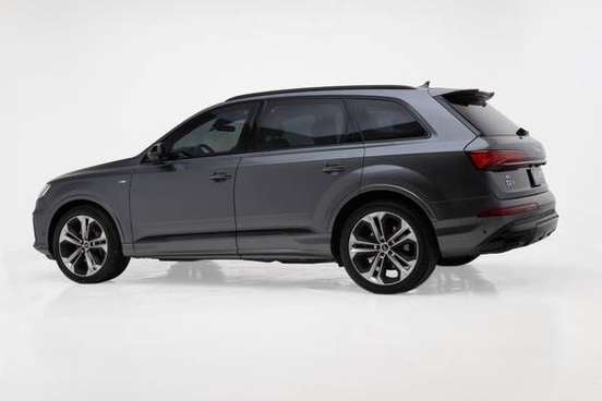 AUDI-Q7-2022