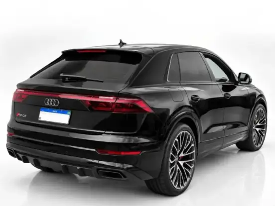 AUDI-Q8-2024