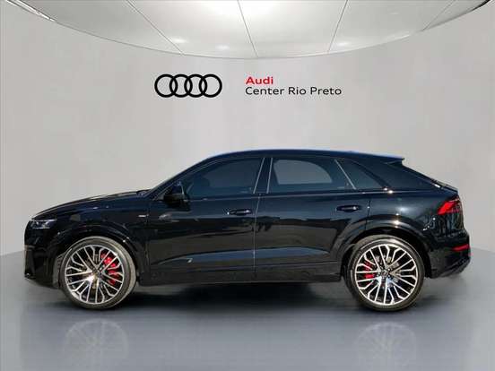 AUDI-Q8-2025