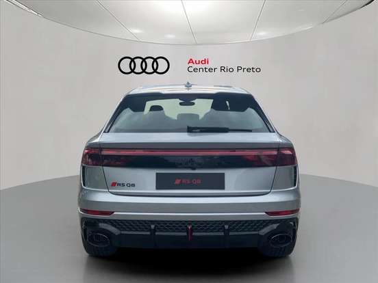 AUDI-RS Q8-2025