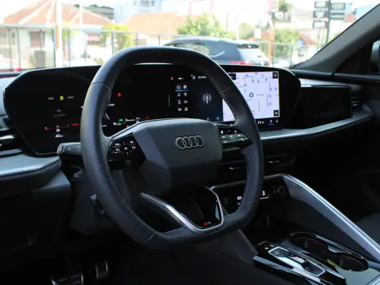AUDI-SQ5-3.0 V6 TFSI GASOLINA QUATTRO S TRONIC AUDI-SQ5-2025