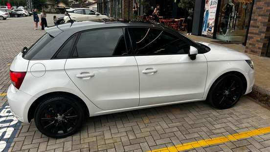 AUDI-A1-2014
