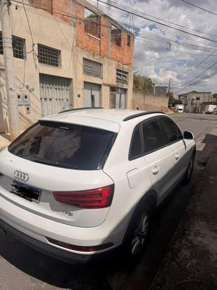AUDI-Q3-2015