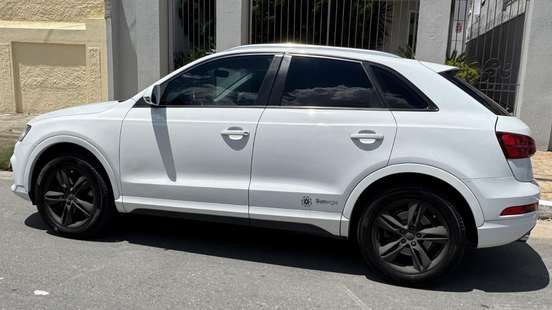 AUDI-Q3-2015