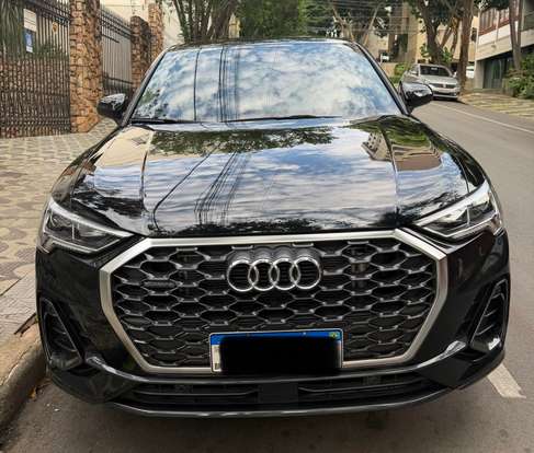 AUDI-Q3-2023