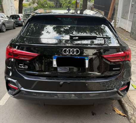 AUDI-Q3-2023