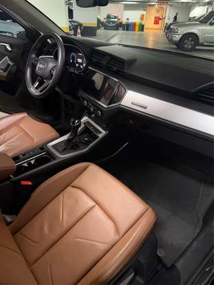 AUDI-Q3-2023