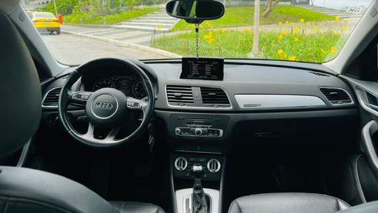 AUDI-Q3-2015