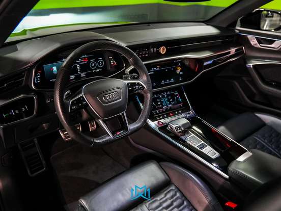 AUDI-RS6-2023