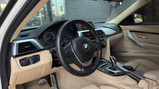 BMW-320i-2016