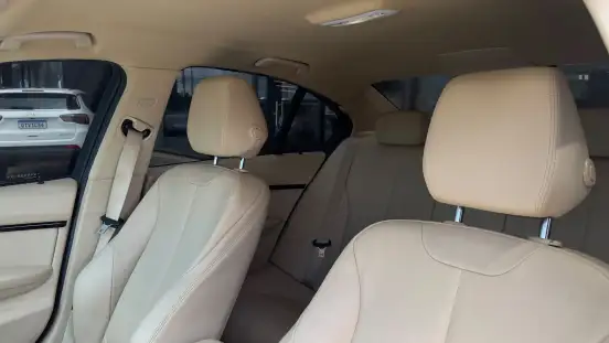 BMW-320i-2016