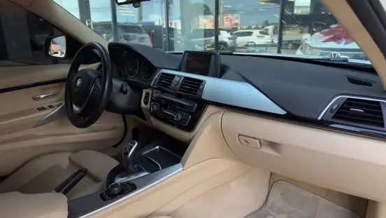 BMW-320i-2016
