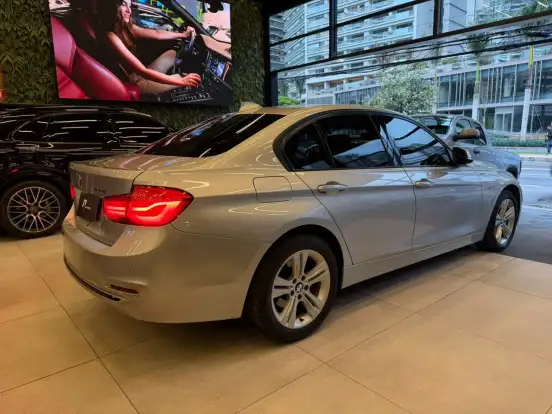 BMW-320i-2.0 SPORT 16V TURBO ACTIVE FLEX 4P AUTOMÁTICO BMW-320i-2017