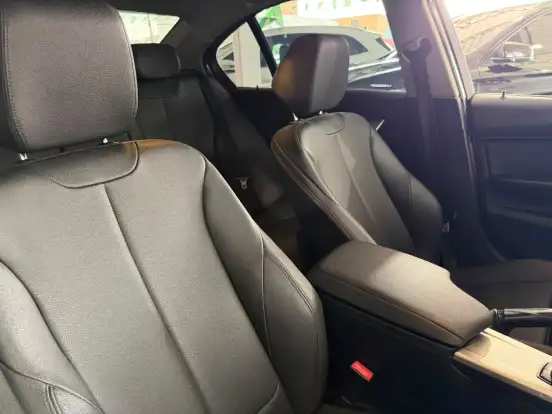 BMW-320i-2018