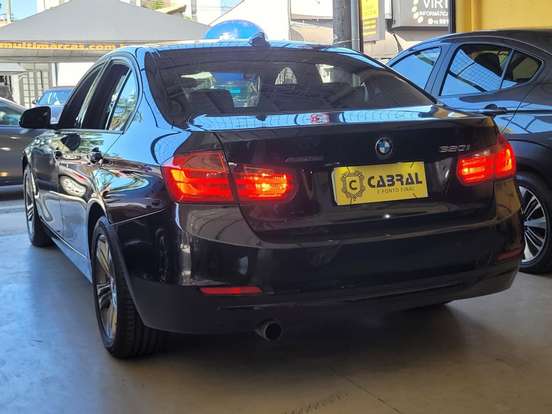 BMW-320i-2015