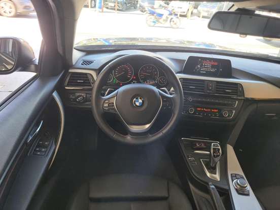 BMW-320i-2015