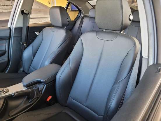 BMW-320i-2015