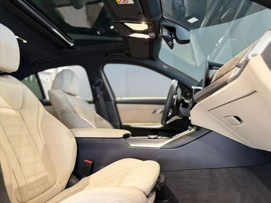 BMW-320i-2025