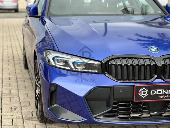 BMW-320i-2023