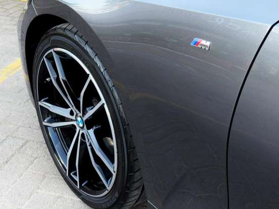 BMW-320i-2021