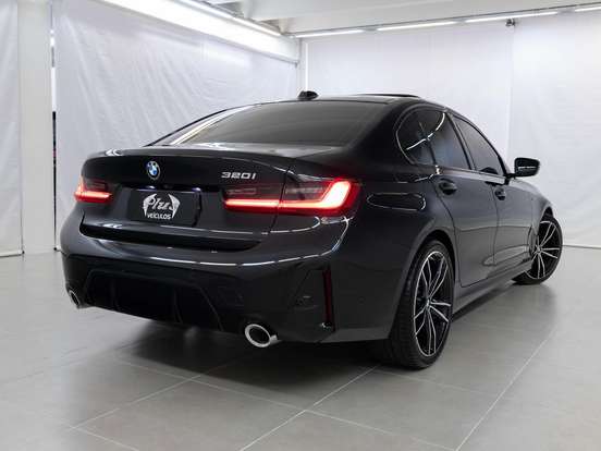 BMW-320i-2.0 16V TURBO FLEX M SPORT AUTOMÁTICO BMW-320i-2023