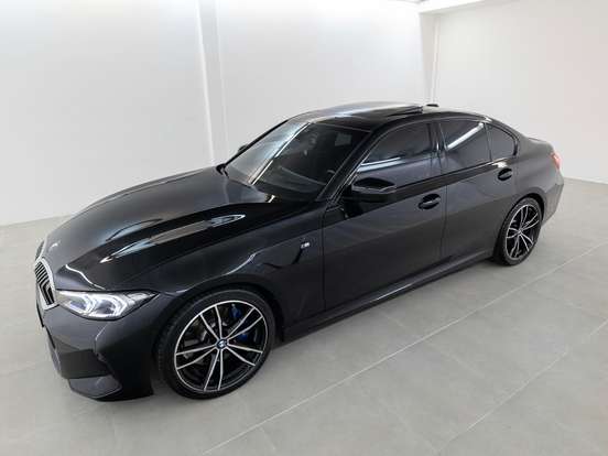 BMW-320i-2023