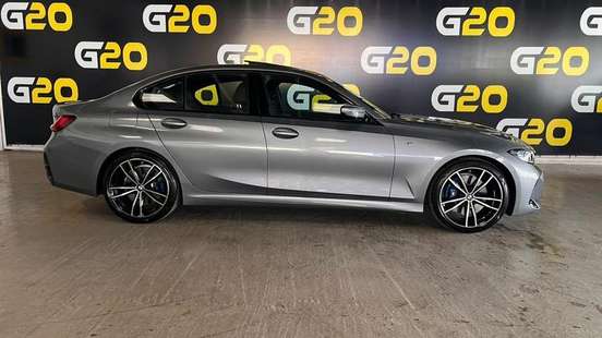BMW-320i-2022