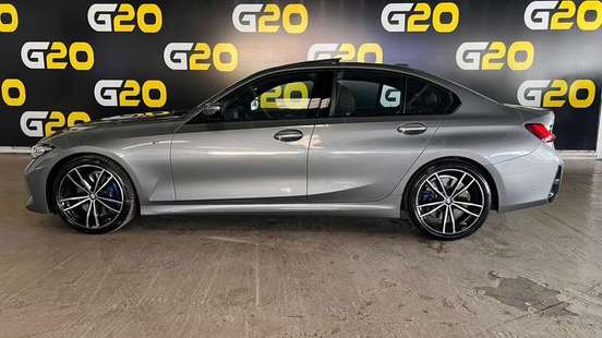 BMW-320i-2022