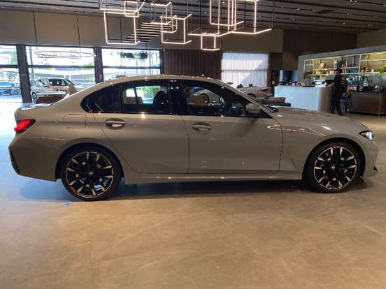 BMW-320i-2026