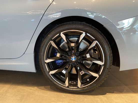 BMW-320i-2026