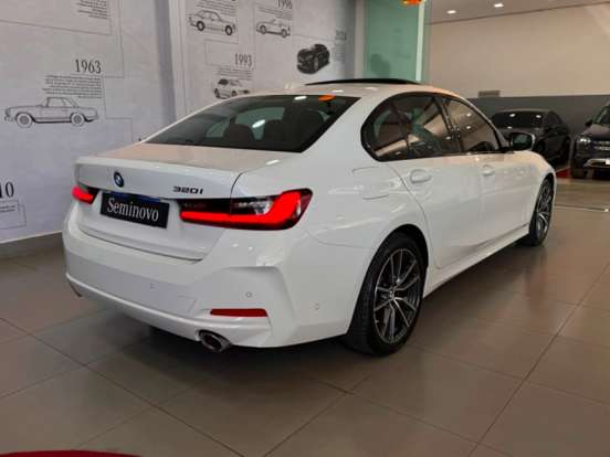 BMW-320i-2024