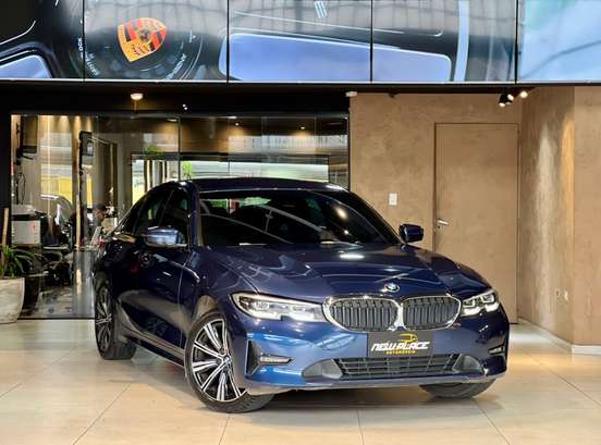 BMW-320i-2020