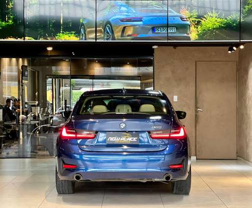 BMW-320i-2020