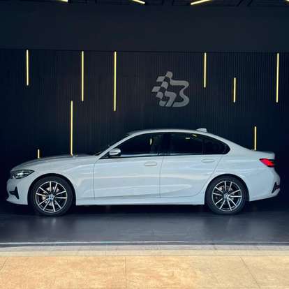 BMW-320i-2020