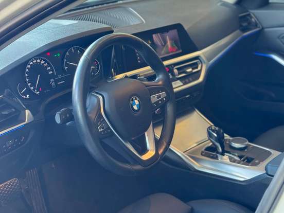BMW-320i-2.0 16V TURBO GASOLINA SPORT GP AUTOMÁTICO BMW-320i-2020